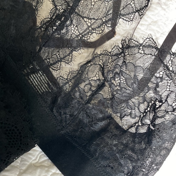 Lingerie - Picture 7 of 9